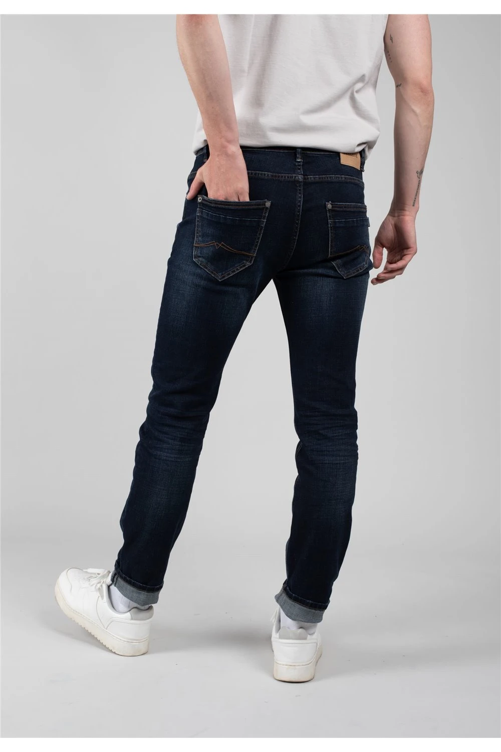 Jeans Slim Effet Usé Pour Homme - CARLOS JJ8036M - DEELUXEJEANS CARLOS 4 Jeans Slim Effet Usé Pour Homme - CARLOS JJ8036M - DEELUXEJEANS CARLOS – Image 3