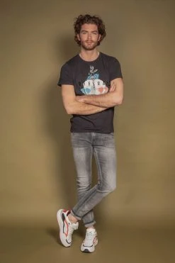 Jeans Slim Effet Usé Pour Homme - CARLOS JJ8004 - DEELUXEJEANS CARLOS 13 Jeans Slim Effet Usé Pour Homme - CARLOS JJ8004 - DEELUXEJEANS CARLOS -Vêtements Homme Soldes Magasin carlos 21