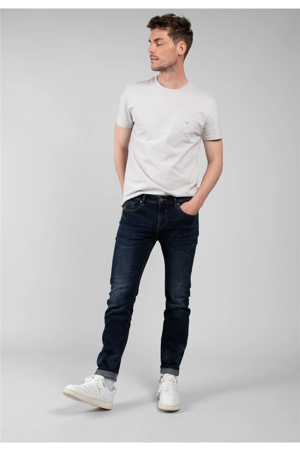 Jeans Slim Effet Usé Pour Homme - CARLOS JJ8036M - DEELUXEJEANS CARLOS 2 Jeans Slim Effet Usé Pour Homme - CARLOS JJ8036M - DEELUXEJEANS CARLOS