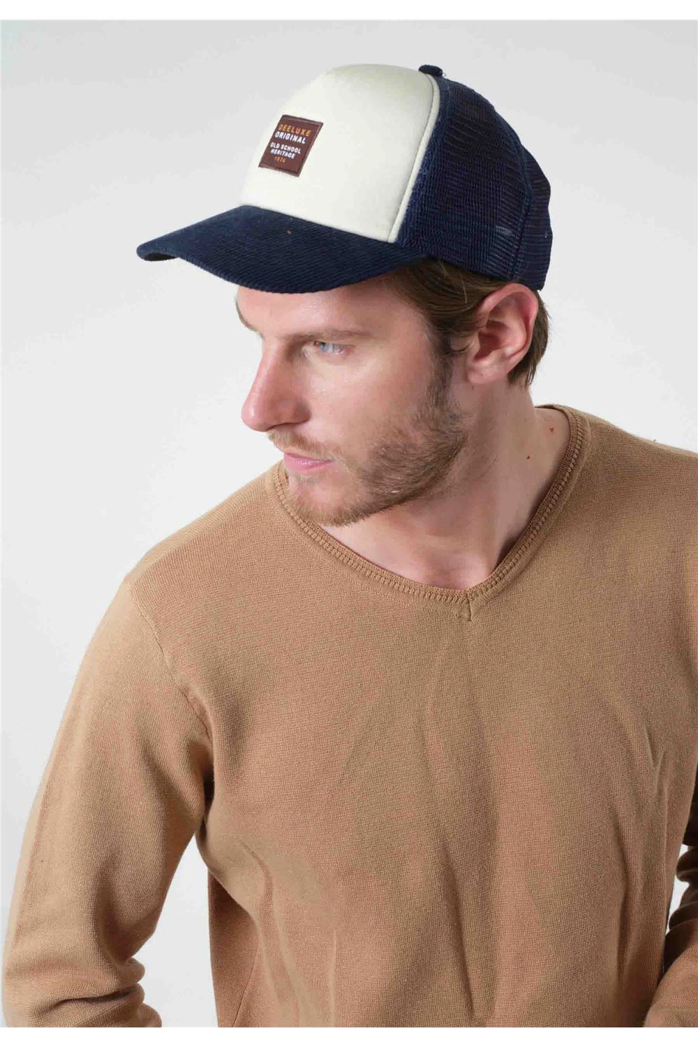 Accessoires Casquette CLEBERT - DeeluxeCasquette CLEBERT 5 Accessoires Casquette CLEBERT - DeeluxeCasquette CLEBERT – Image 3