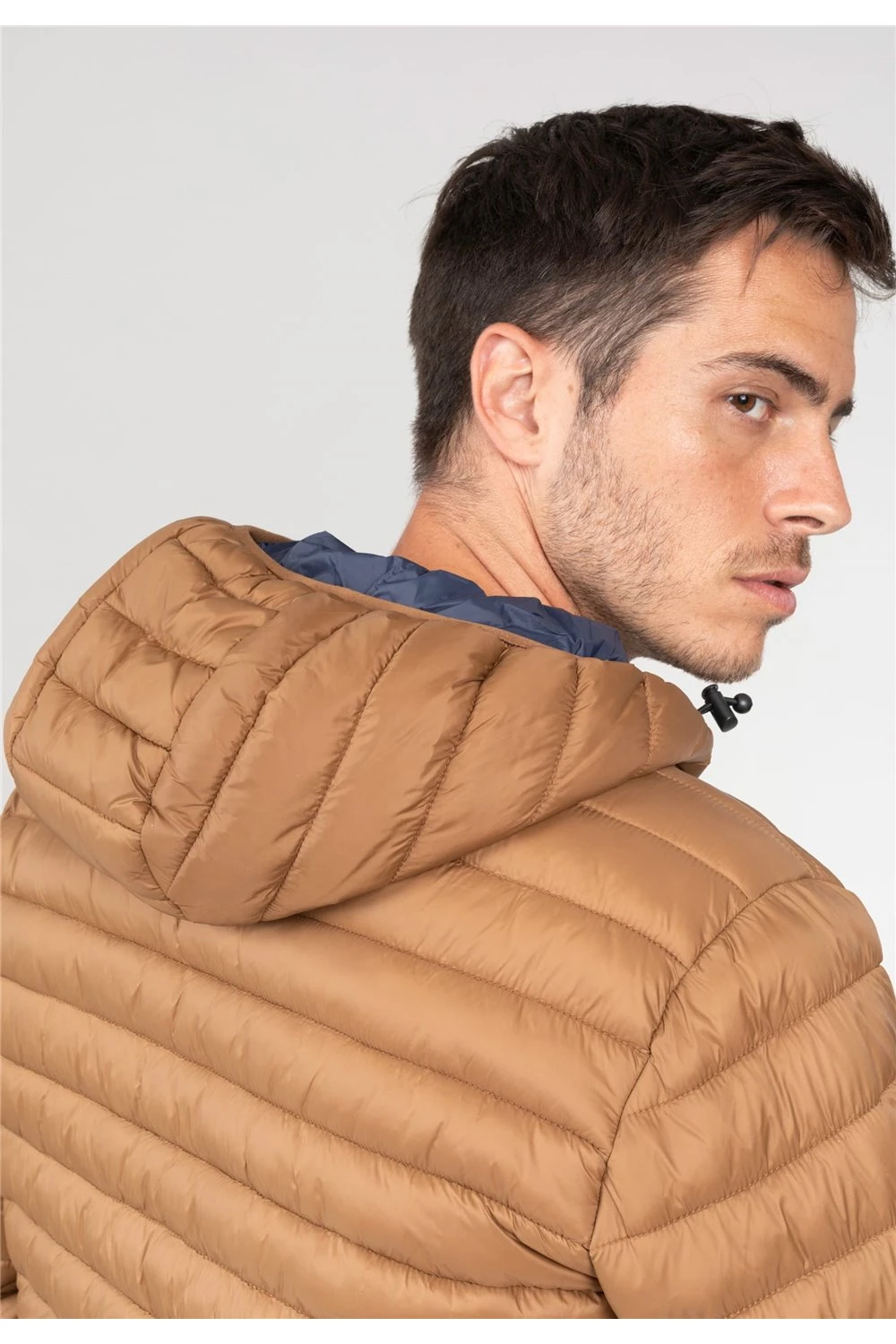 Vestes & Blousons Doudoune Matelassée à Capuche Pour Homme - MITCHUM 01V601M - DEELUXEDoudoune MITCHUM 7 Vestes & Blousons Doudoune Matelassée à Capuche Pour Homme - MITCHUM 01V601M - DEELUXEDoudoune MITCHUM – Image 5