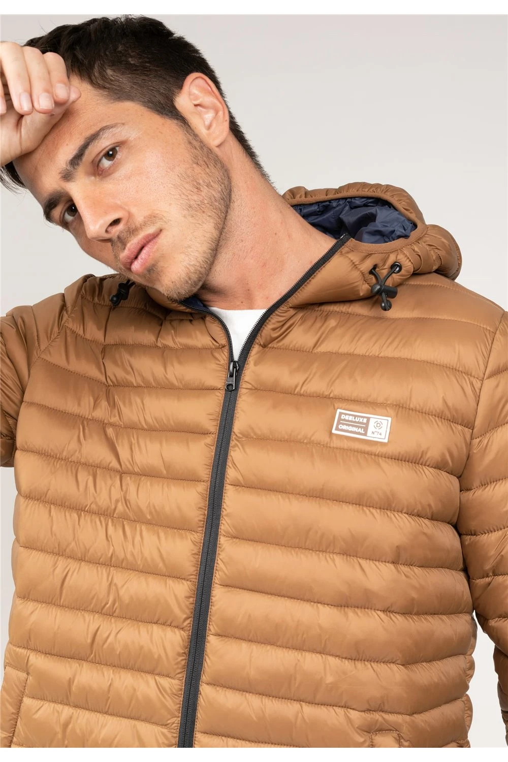 Vestes & Blousons Doudoune Matelassée à Capuche Pour Homme - MITCHUM 01V601M - DEELUXEDoudoune MITCHUM 8 Vestes & Blousons Doudoune Matelassée à Capuche Pour Homme - MITCHUM 01V601M - DEELUXEDoudoune MITCHUM – Image 6