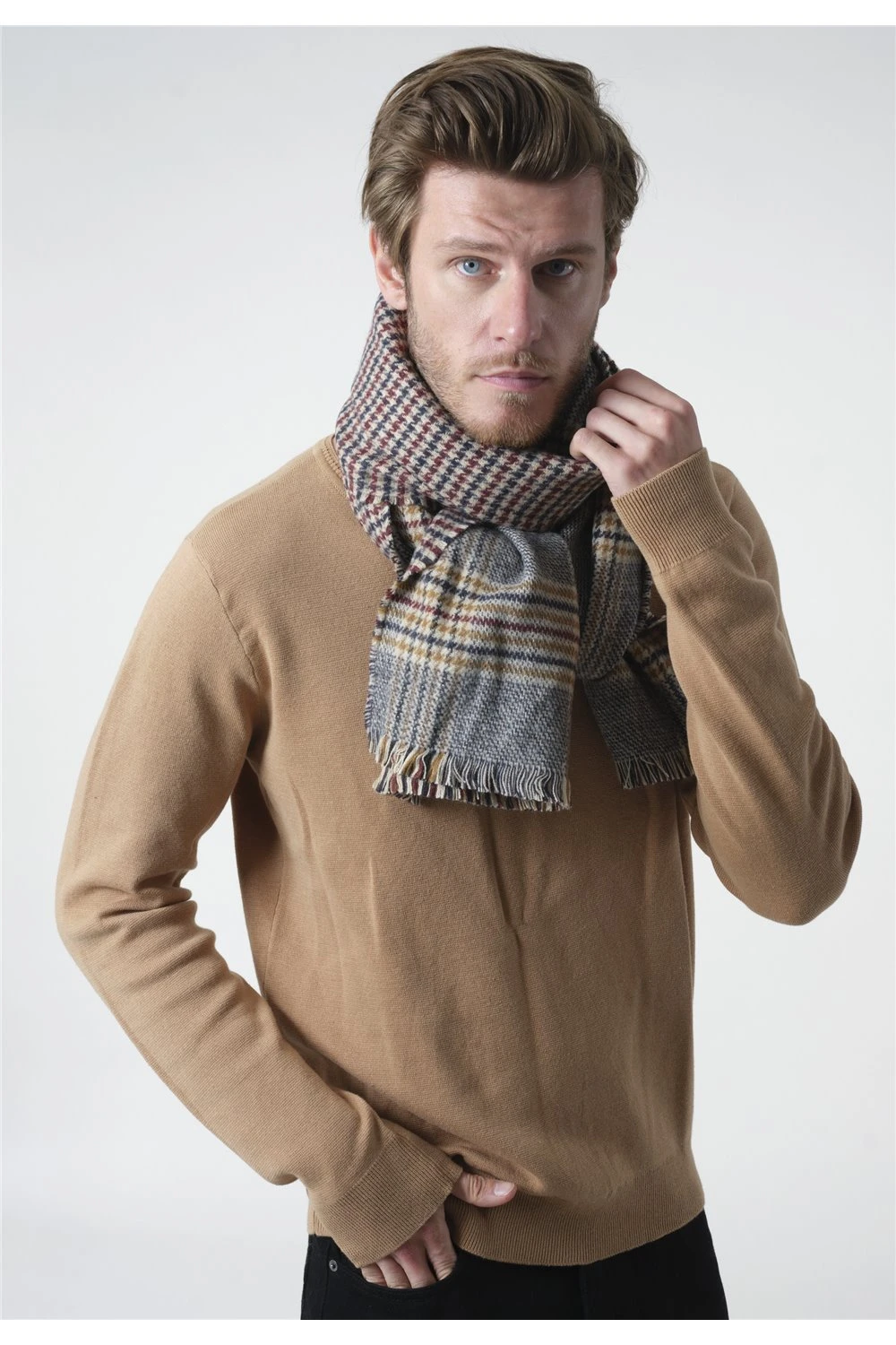 Accessoires Echarpe RADFORD - DeeluxeEcharpe RADFORD 4 Accessoires Echarpe RADFORD - DeeluxeEcharpe RADFORD – Image 2