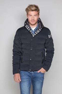 Vestes & Blousons Doudoune GANG W19672 : Doudoune Logotée à Capuche Pour Homme - DEELUXEDoudoune GANG -Vêtements Homme Soldes Magasin gang 2