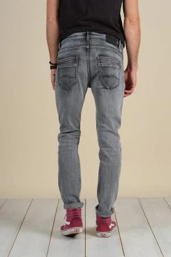Jean Slim Délavé Pour Homme - CARLOS JJ8052M - DEELUXEJeans CARLOS 10 Jean Slim Délavé Pour Homme - CARLOS JJ8052M - DEELUXEJeans CARLOS -Vêtements Homme Soldes Magasin jeans carlos 49