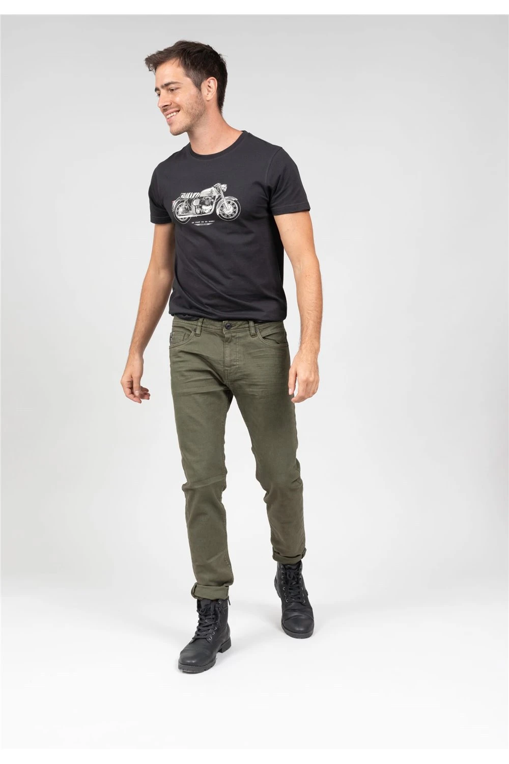 Jeans Slim Kaki Pour Homme - CARLOS JJ8069M - DEELUXEJeans CARLOS 3 Jeans Slim Kaki Pour Homme - CARLOS JJ8069M - DEELUXEJeans CARLOS