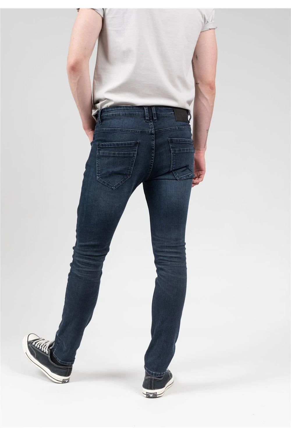 Jeans Skinny Bleu Foncé Délavé Pour Homme - SKENDER JJ8077M - DEELUXEJeans SKENDER 6 Jeans Skinny Bleu Foncé Délavé Pour Homme - SKENDER JJ8077M - DEELUXEJeans SKENDER – Image 4