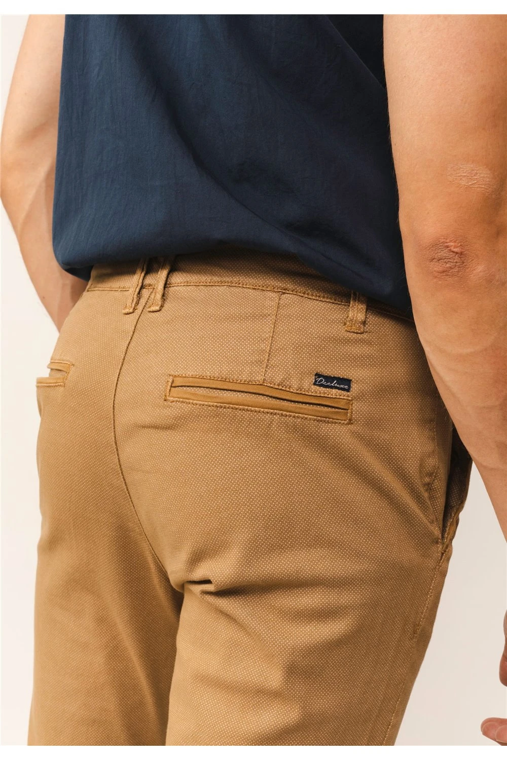 Pantalons Pantalon Chino Slim à Motifs Pour Homme - ALMA 01V7021M - DEELUXEPantalon ALMA 6 Pantalons Pantalon Chino Slim à Motifs Pour Homme - ALMA 01V7021M - DEELUXEPantalon ALMA – Image 4