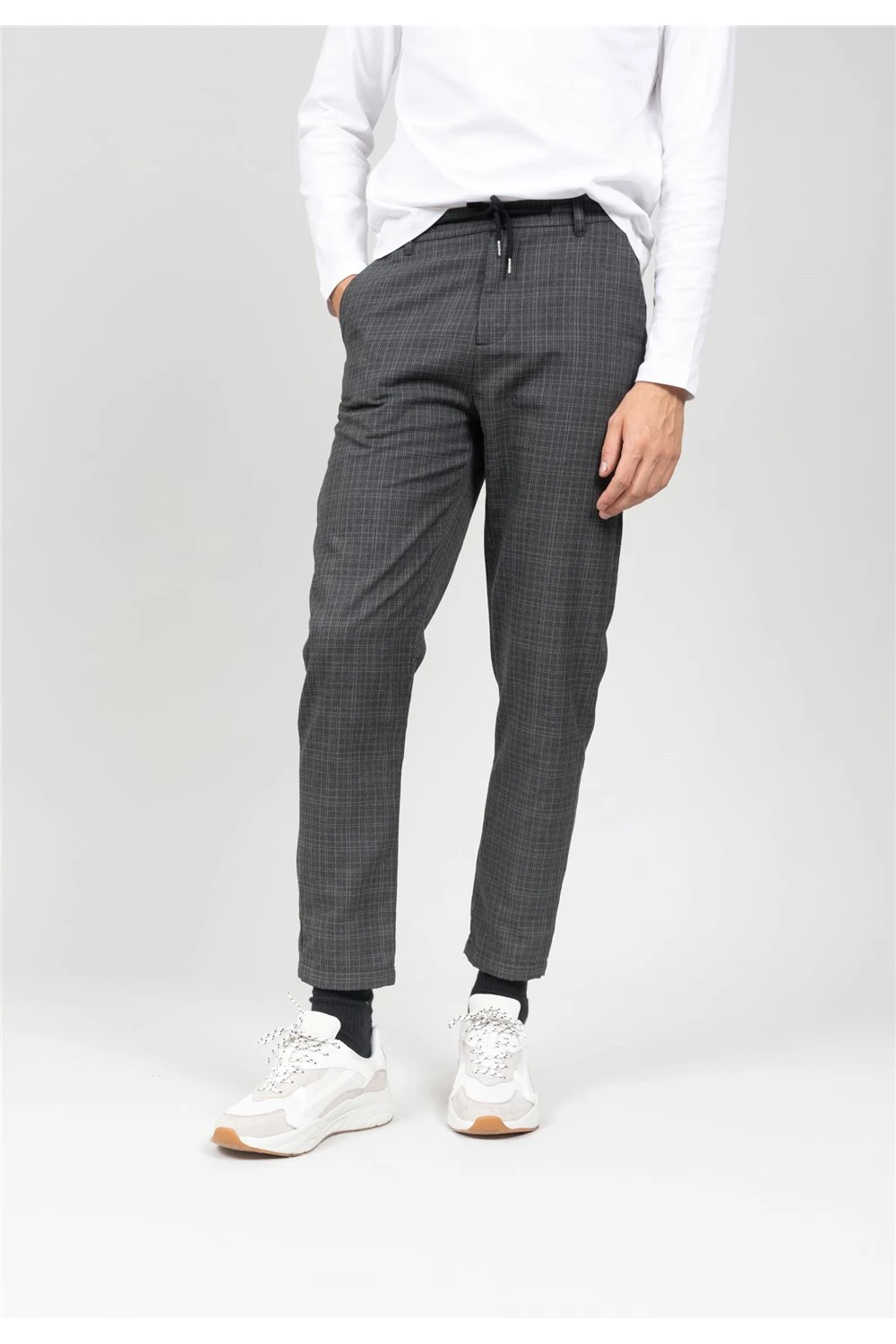 Pantalons Pantalon à Carreaux Pour Homme - HARDY 01V7022M - DEELUXEPantalon HARDY 3 Pantalons Pantalon à Carreaux Pour Homme - HARDY 01V7022M - DEELUXEPantalon HARDY