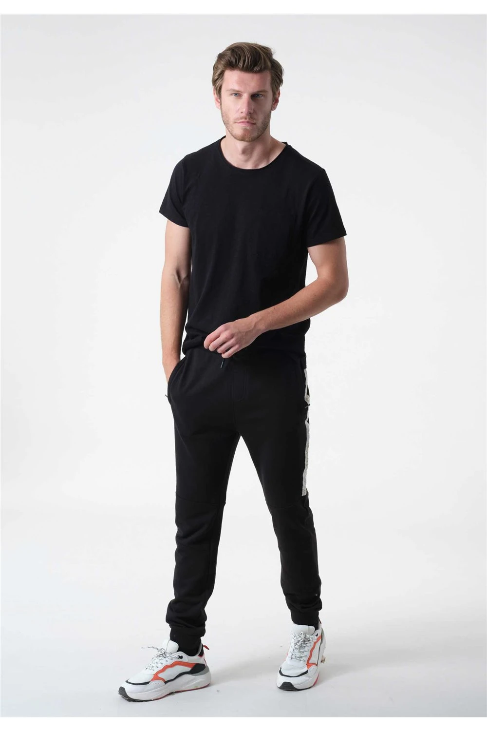 Pantalons Pantalon De Jogging à Bandes SérigraphiéesPantalon JUD 3 Pantalons Pantalon De Jogging à Bandes SérigraphiéesPantalon JUD