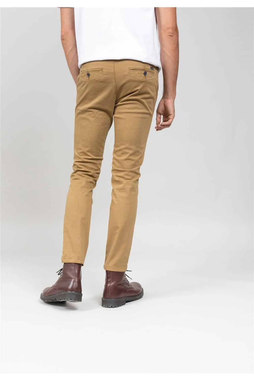 Pantalons Pantalon Chino En Coton Pour Homme - MANIA 01V7002M - DEELUXEPantalon MANIA 6 Pantalons Pantalon Chino En Coton Pour Homme - MANIA 01V7002M - DEELUXEPantalon MANIA – Image 4