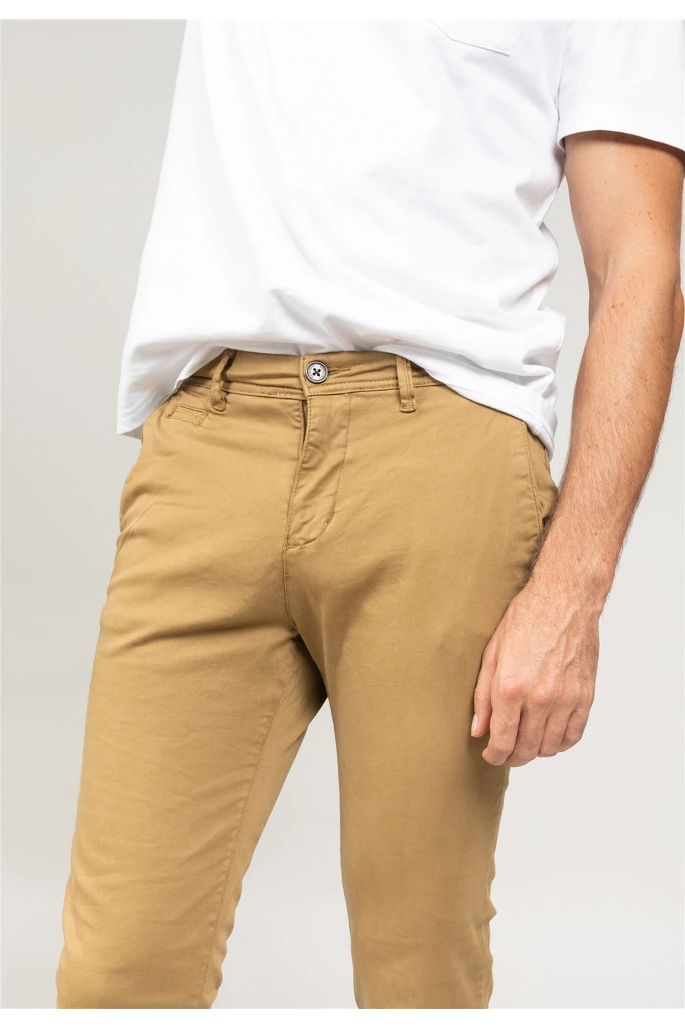 Pantalons Pantalon Chino En Coton Pour Homme - MANIA 01V7002M - DEELUXEPantalon MANIA 8 Pantalons Pantalon Chino En Coton Pour Homme - MANIA 01V7002M - DEELUXEPantalon MANIA – Image 6