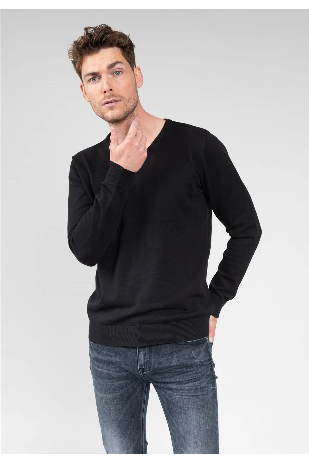 Pulls Pull Col V En Coton Bio Pour Homme - VIAN 01V314M - DEELUXEPull VIAN 8 Pulls Pull Col V En Coton Bio Pour Homme - VIAN 01V314M - DEELUXEPull VIAN – Image 6