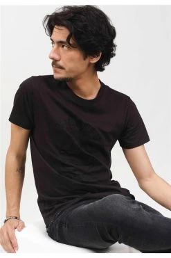 T-shirts Tee-shirt Tête De MortT-Shirt LARSEN 12 T-shirts Tee-shirt Tête De MortT-Shirt LARSEN -Vêtements Homme Soldes Magasin t shirt larsen 4