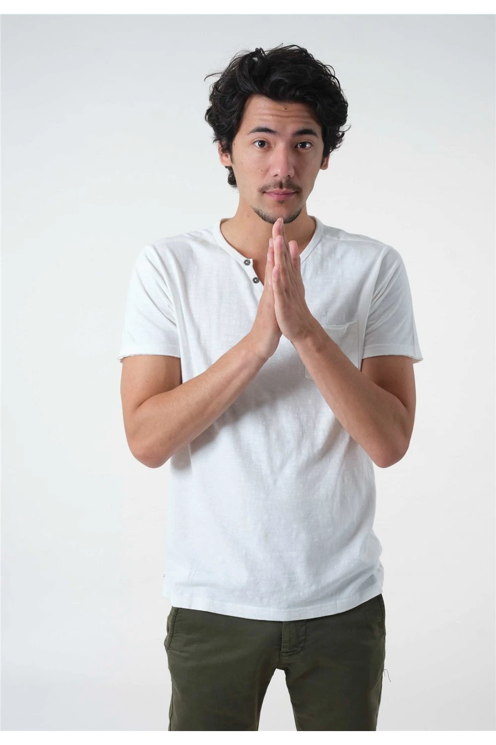 T-shirts Tee-shirt à Motifs Col V Boutons Avec Poche Plaquée T-Shirt LOST 6 T-shirts Tee-shirt à Motifs Col V Boutons Avec Poche Plaquée T-Shirt LOST – Image 4