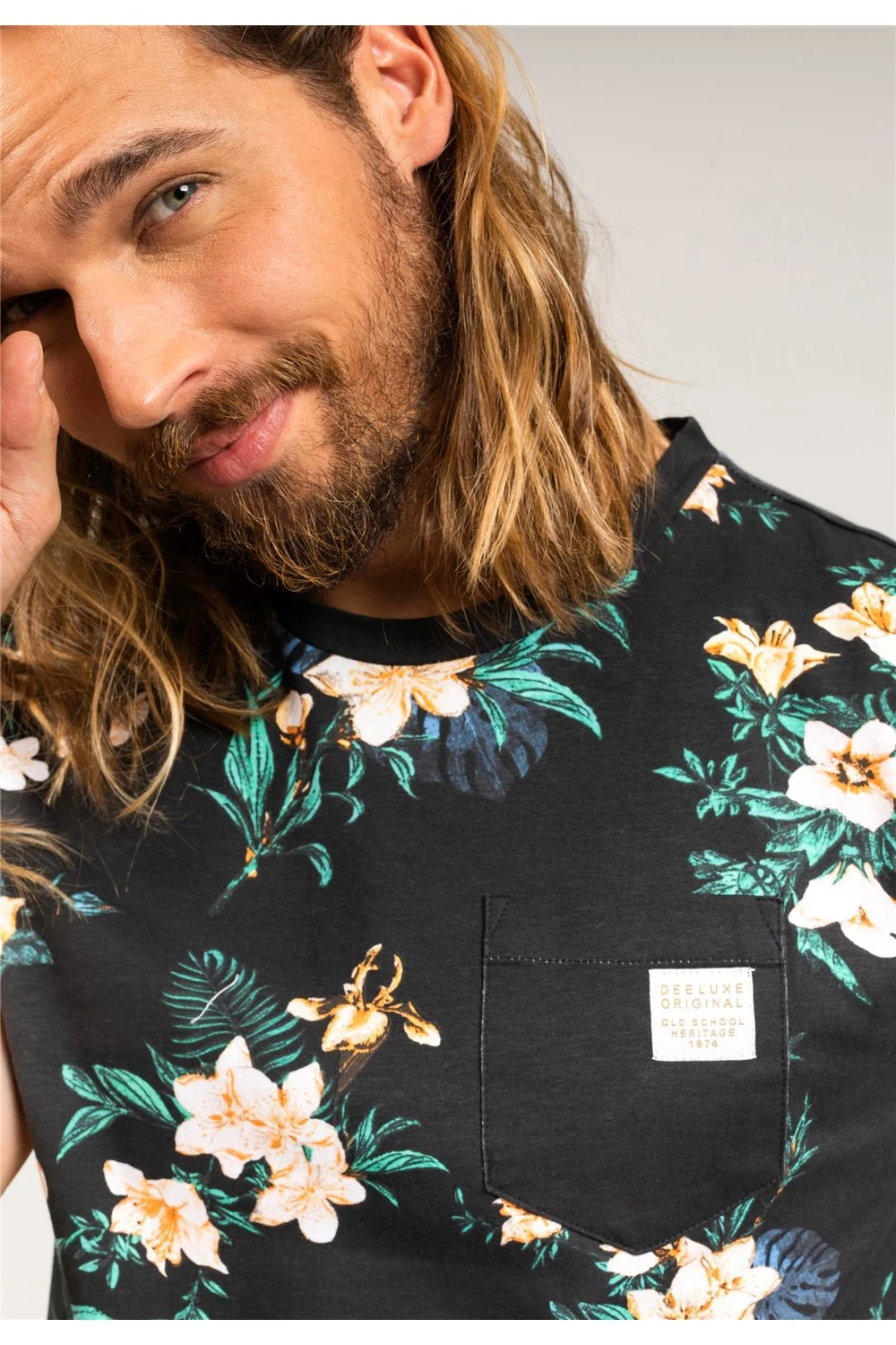 T-shirts T-Shirt MADONE - DeeluxeT-Shirt MADONE 8 T-shirts T-Shirt MADONE - DeeluxeT-Shirt MADONE – Image 6