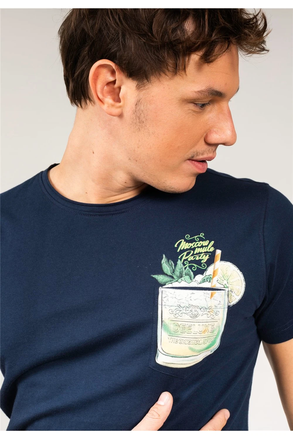 T-shirts T-Shirt MOSCOW - DeeluxeT-Shirt MOSCOW 8 T-shirts T-Shirt MOSCOW - DeeluxeT-Shirt MOSCOW – Image 6